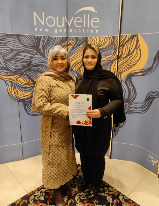 سالن زیبایی پرواز سایه ها