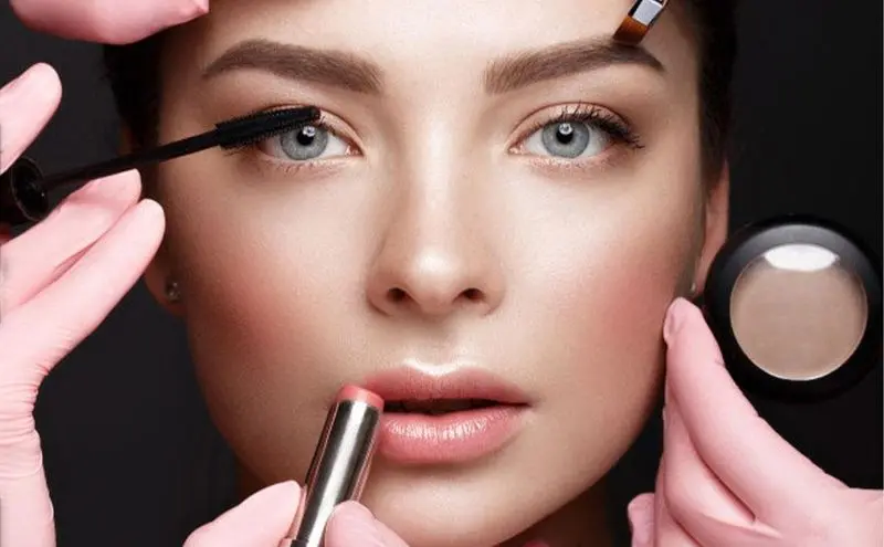 بهترین سالن&zwnj;های میکاپ عروس در تهران ۱۴۰۵ | تعرفه کامل خدمات